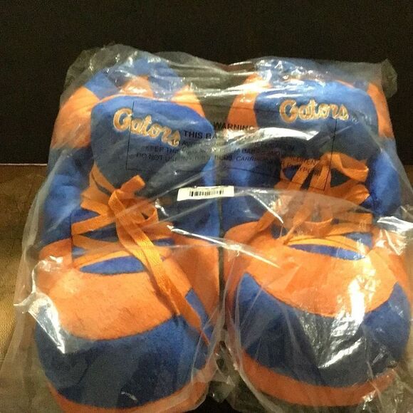 Clippers, Florida Gators new in bag  size XL Note, I am using the packaging size - Picture 1 of 6